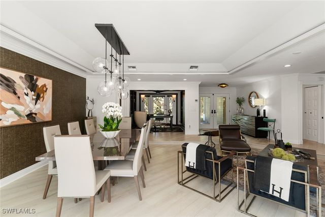 2570 Crayton RD, Naples, FL 34103