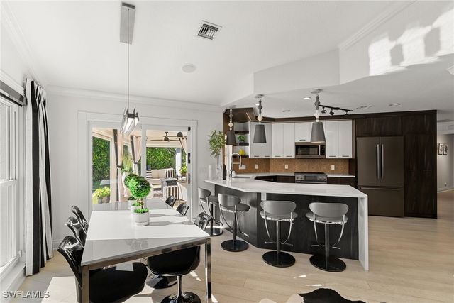 2570 Crayton RD, Naples, FL 34103