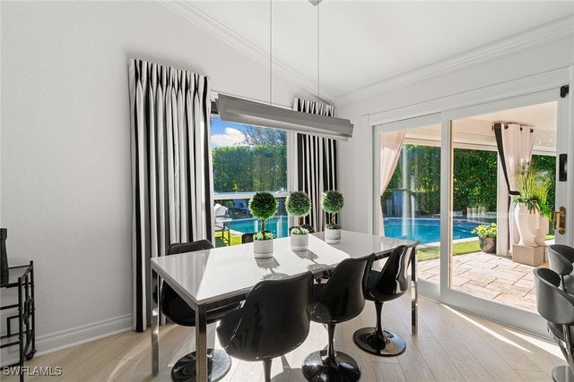 2570 Crayton RD, Naples, FL 34103