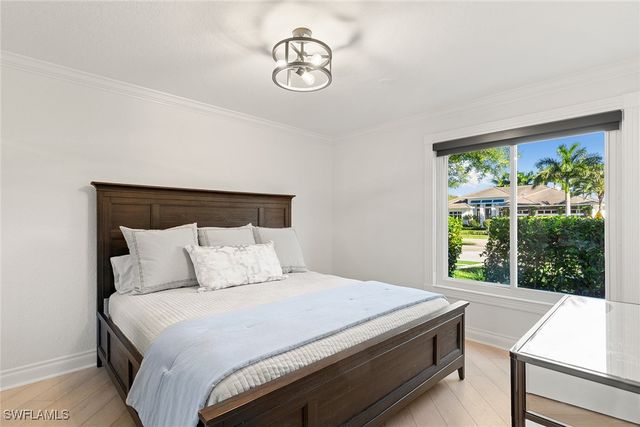 2570 Crayton RD, Naples, FL 34103