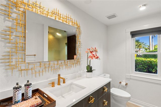 2570 Crayton RD, Naples, FL 34103