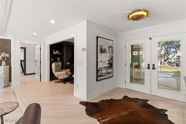 2570 Crayton RD, Naples, FL 34103