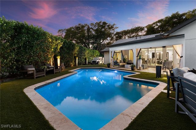 2570 Crayton RD, Naples, FL 34103