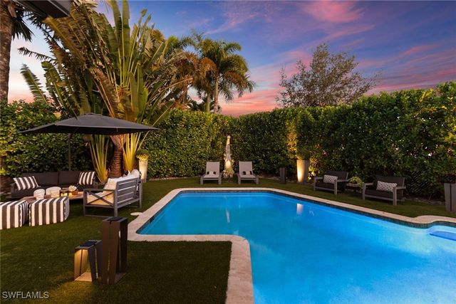 2570 Crayton RD, Naples, FL 34103