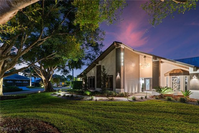 2570 Crayton RD, Naples, FL 34103