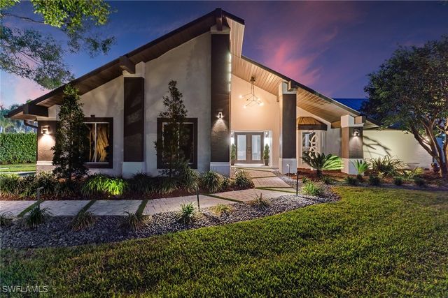 2570 Crayton RD, Naples, FL 34103