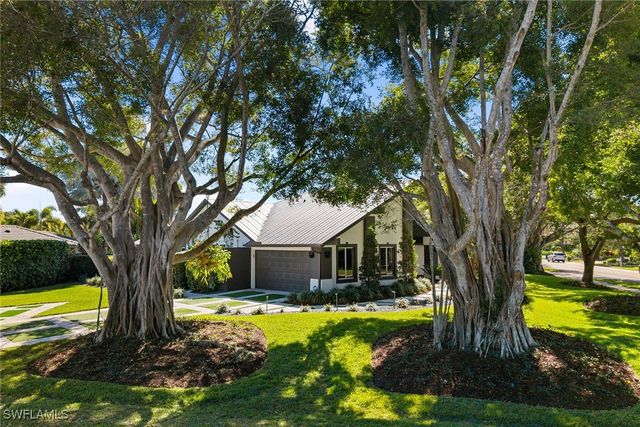 2570 Crayton RD, Naples, FL 34103