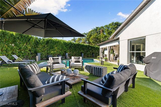 2570 Crayton RD, Naples, FL 34103