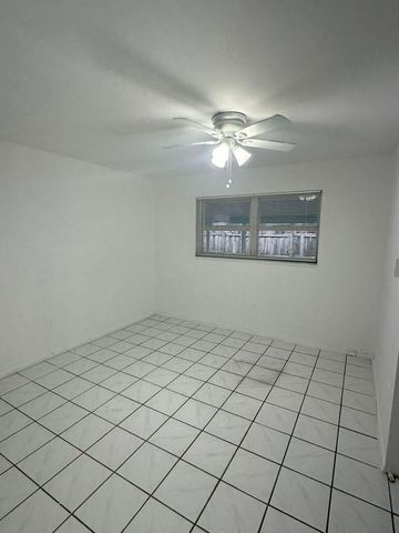 9308 N Military Trail, Palm Beach Gardens, FL 33410
