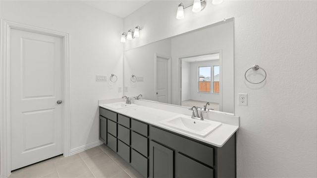 1313 Rothland Lane, Red Oak, TX 75154
