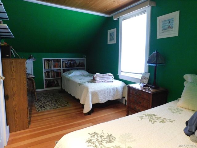 80 Cedar Road, Wading River, NY 11792