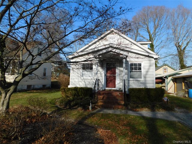 80 Cedar Road, Wading River, NY 11792