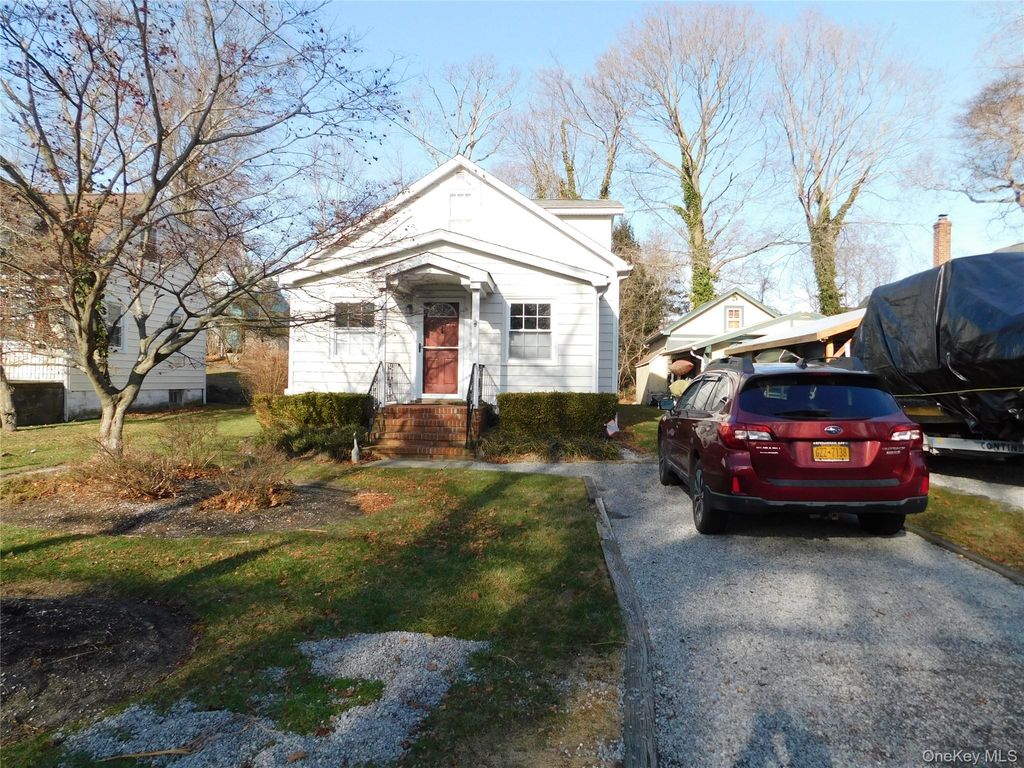 80 Cedar Road, Wading River, NY 11792