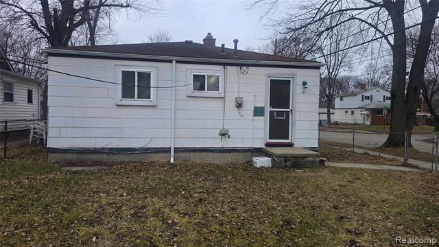 1040 E Bernhard Avenue, Hazel Park, MI 48030