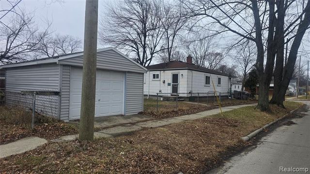 1040 E Bernhard Avenue, Hazel Park, MI 48030