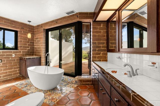 710 Buena Creek Road, San Marcos, CA 92069