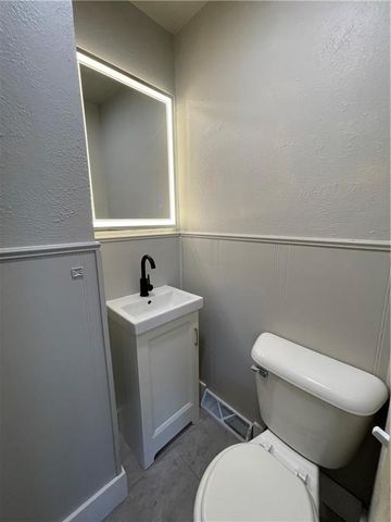 1416 S Maple Street, Ottawa, KS 66067