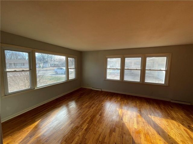 1416 S Maple Street, Ottawa, KS 66067