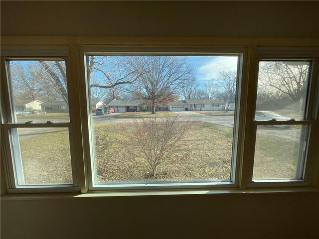 1416 S Maple Street, Ottawa, KS 66067