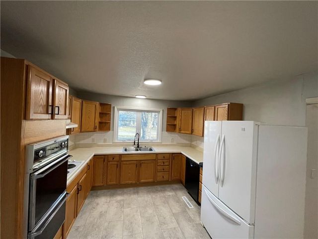 1416 S Maple Street, Ottawa, KS 66067