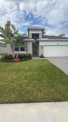 8780 SW Kanner Oaks Drive, Stuart, FL 34997