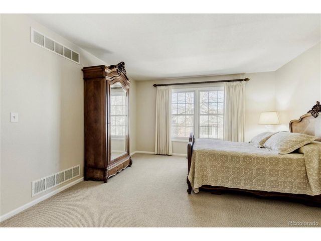 4905 Greenwich Ln, Highlands Ranch, CO 80130