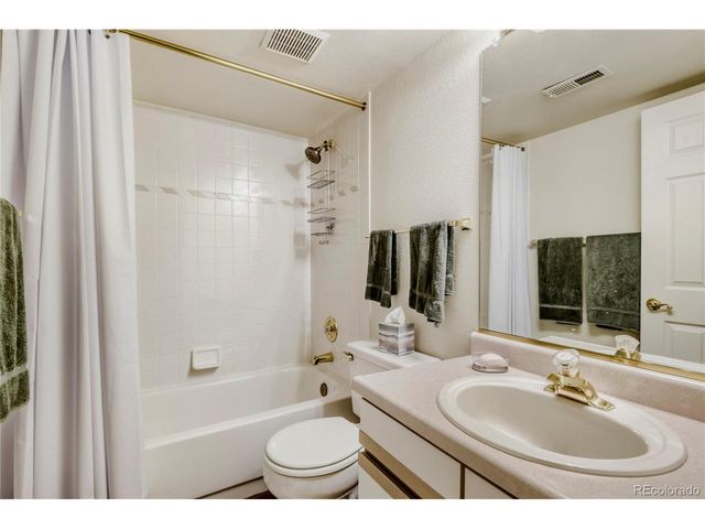 4905 Greenwich Ln, Highlands Ranch, CO 80130