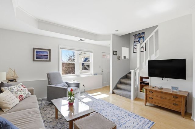 26 School Street 206, Hull, MA 02045