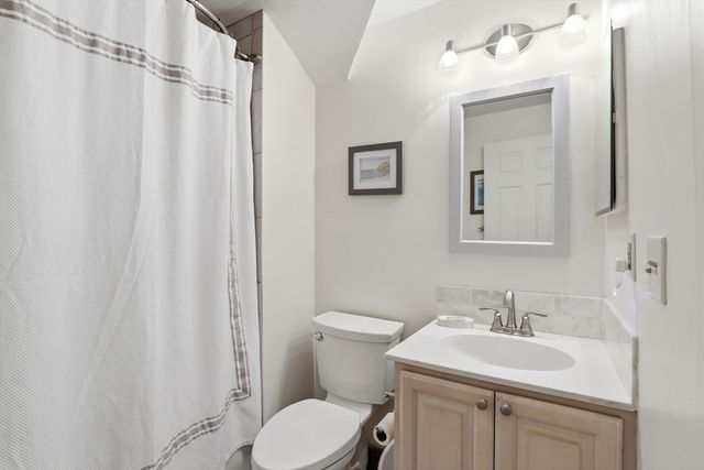 26 School Street 206, Hull, MA 02045