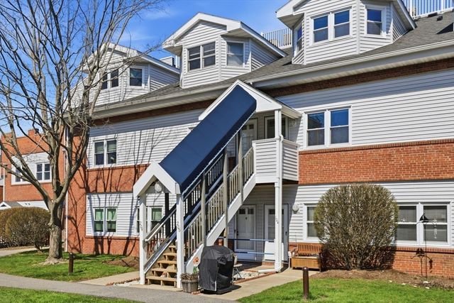 26 School Street 206, Hull, MA 02045