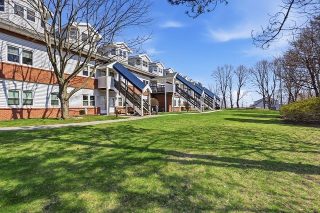 26 School Street 206, Hull, MA 02045