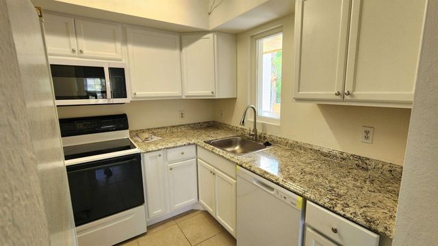 1610 SE Green Acres Circle Q-202, Port St Lucie, FL 34952