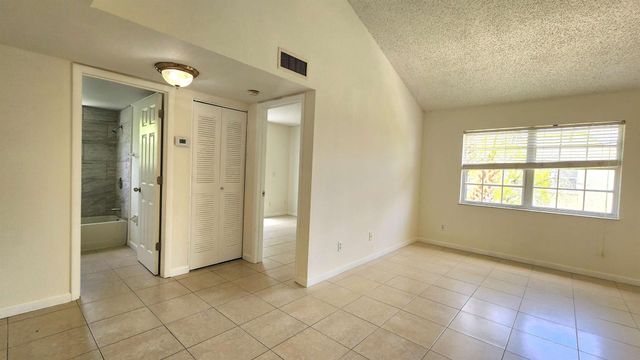1610 SE Green Acres Circle Q-202, Port St Lucie, FL 34952