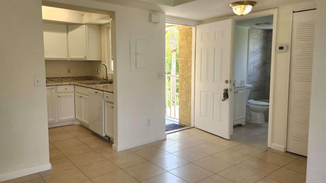 1610 SE Green Acres Circle Q-202, Port St Lucie, FL 34952