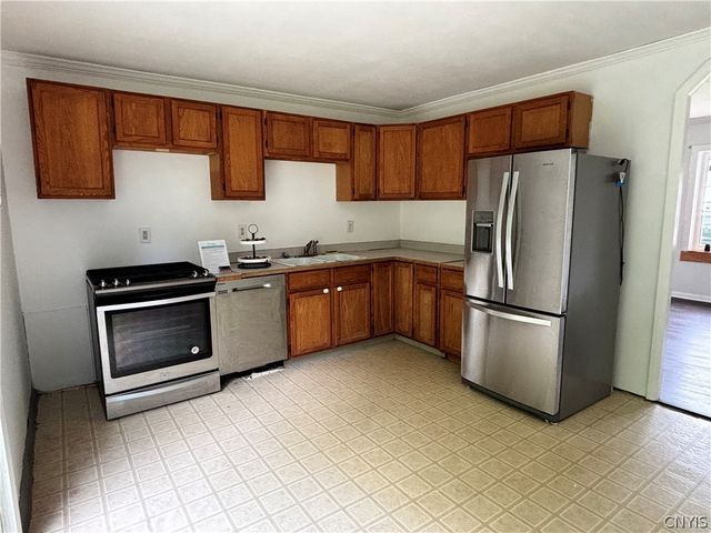 203 Leopold Blvd, Van Buren, NY 13209