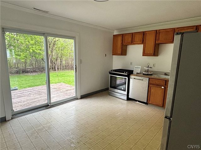 203 Leopold Blvd, Van Buren, NY 13209