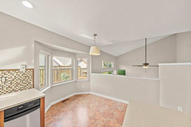 385 Hatteras Way, Sacramento, CA 95831