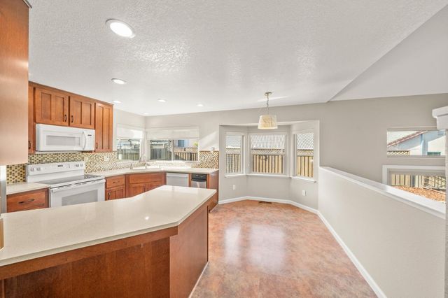 385 Hatteras Way, Sacramento, CA 95831