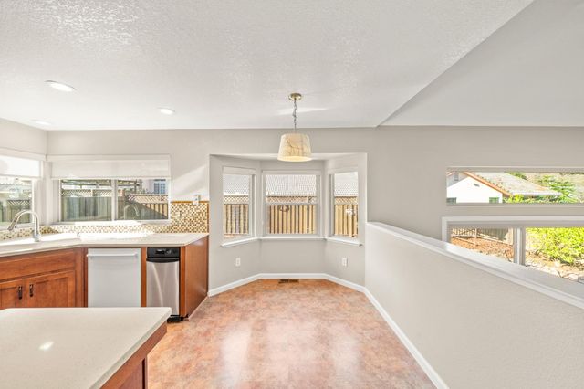 385 Hatteras Way, Sacramento, CA 95831