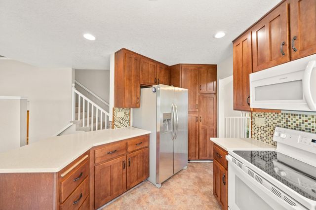 385 Hatteras Way, Sacramento, CA 95831