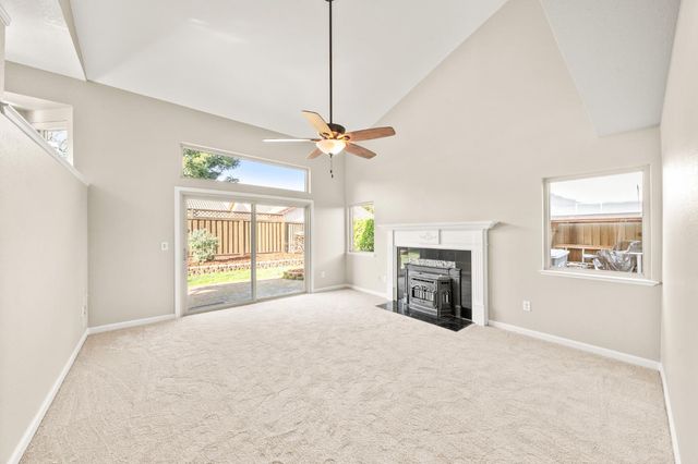385 Hatteras Way, Sacramento, CA 95831