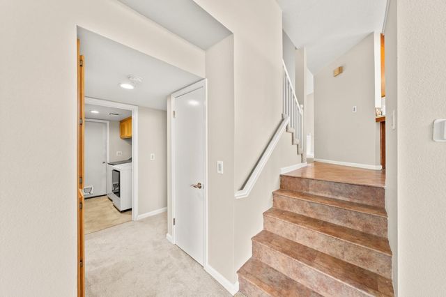 385 Hatteras Way, Sacramento, CA 95831