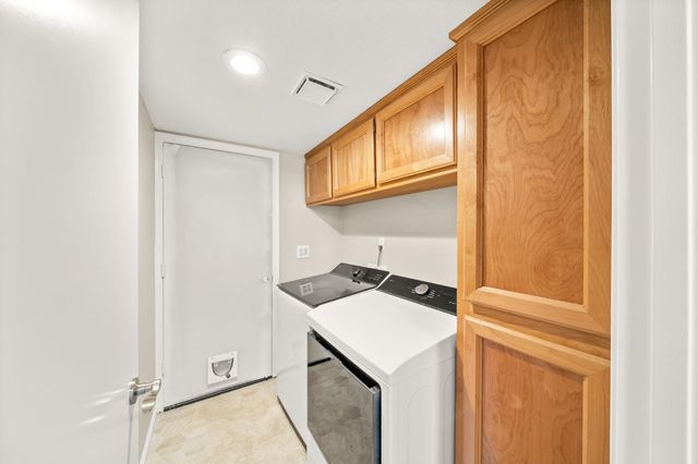 385 Hatteras Way, Sacramento, CA 95831