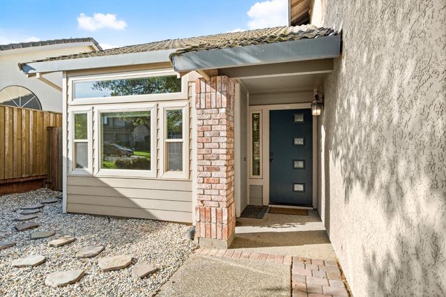 385 Hatteras Way, Sacramento, CA 95831