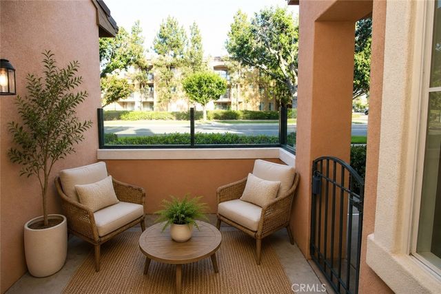 707 Solvay Aisle, Irvine, CA 92606