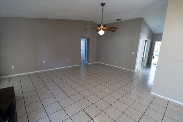 5018 OAKSHIRE DRIVE, Tampa, FL 33625
