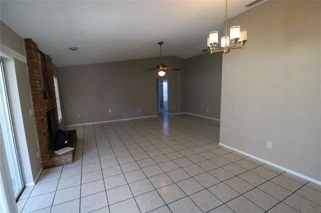 5018 OAKSHIRE DRIVE, Tampa, FL 33625