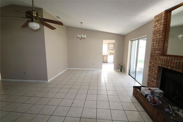 5018 OAKSHIRE DRIVE, Tampa, FL 33625