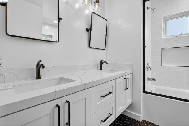 912 914 61st Street, Oakland, CA 94608