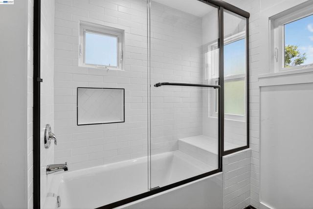 912 914 61st Street, Oakland, CA 94608